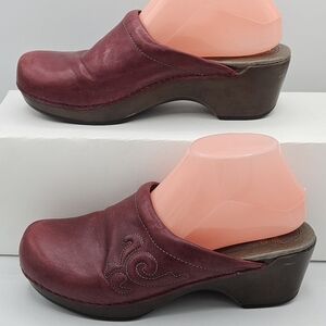 Dansko berry burgundy leather 2.25" heel mule shoes 39 us size 8.5/9 9839417800